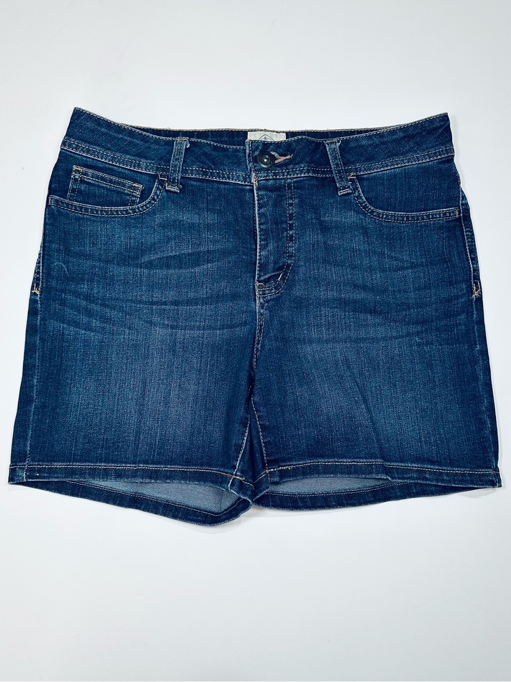 St. John’s Bay Denim Shorts Women’s 8 Dark Wash Blue Stretch Casual Summer Jean - Picture 2 of 10
